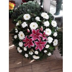 48. Álló koszorú liliom, gerbera, krizantém 