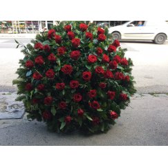 117. Álló koszorú  I.oszt. nagyfejű friss rózsa. Bármely színben kérhető.