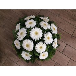 37. Fekvő koszorú gerbera - fehér, piros, sárga, rózsaszín, vegyes színekben kérhető