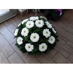 91. Fekvő koszorú gerbera