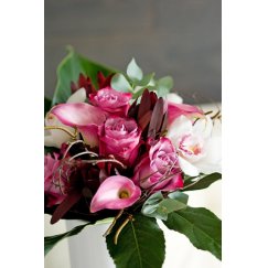 37.Rózsa, kála, orchidea gyönyörű csokor több színben és méretben is kérhető. ( képen S méret )S: 20 cm, M: 30 cm, L: 40 cm